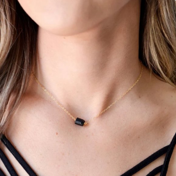 BRAND NEW Black Tourmaline Raw Nugget Dainty 14K Gold-Fill Necklace Chain 18'' - Picture 2 of 3